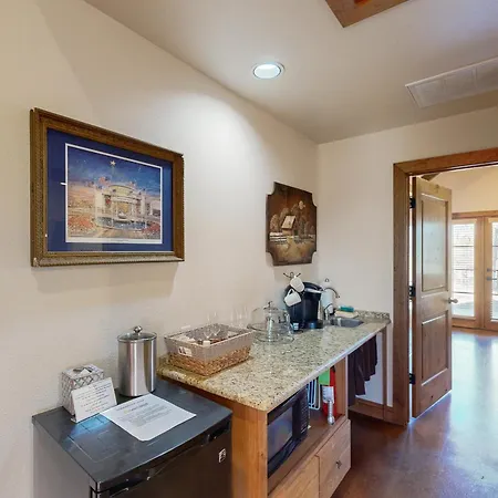 Messina Hof Hill Country Villa